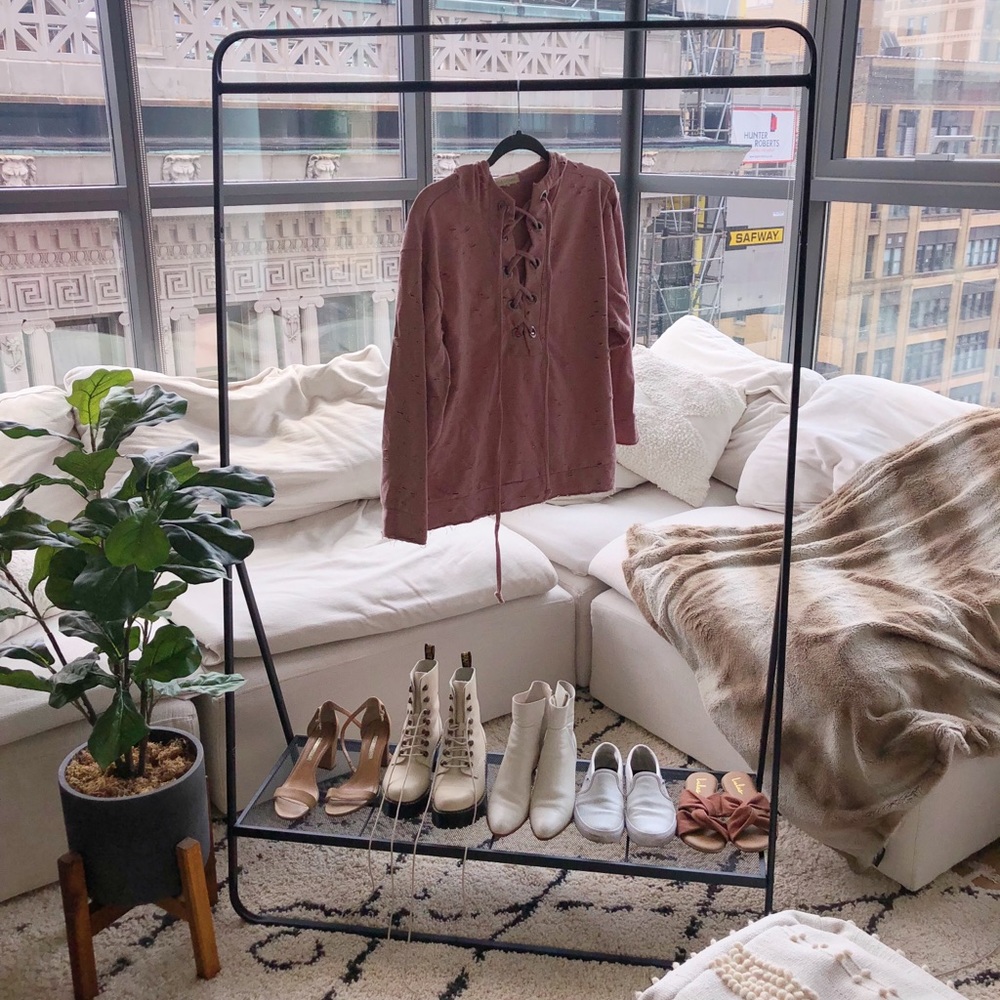 Sweatshirt distressed